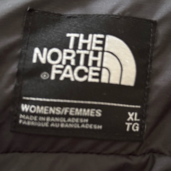 The North Face Black Puffer Vest - Picture 4 of 4